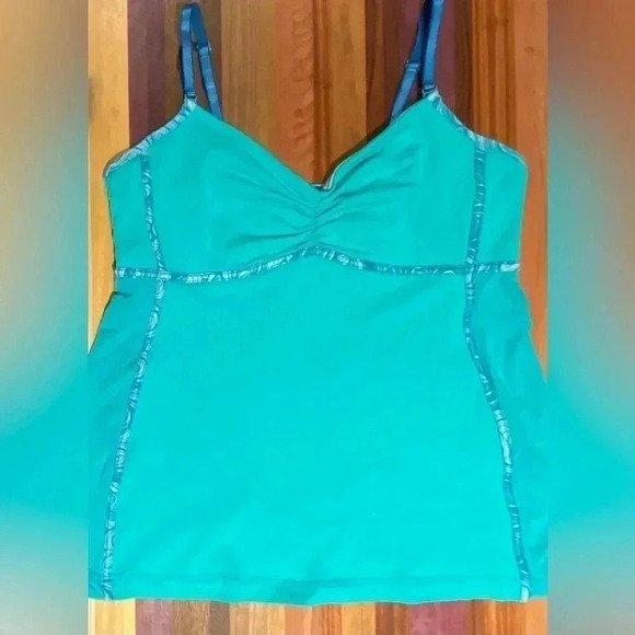 Lululemon Caribe Conditioning Gulf Undulation Tank, size 12 - Picture 10 of 12